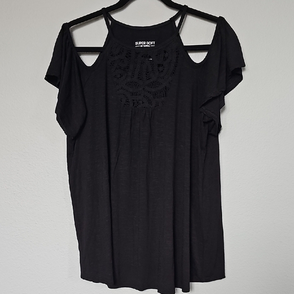 Torrid Casual Super Soft Slub High Neck Black Crochet Cold Shoulder Top XL - Picture 3 of 11